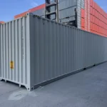 Vue extérieure 45 degrés du côté d'un conteneur d'entreposage 40' High Cube.