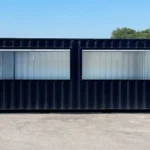 Conteneur ATS 20 pi kiosque avec deux fenêtres de service ouvertes sur le côté